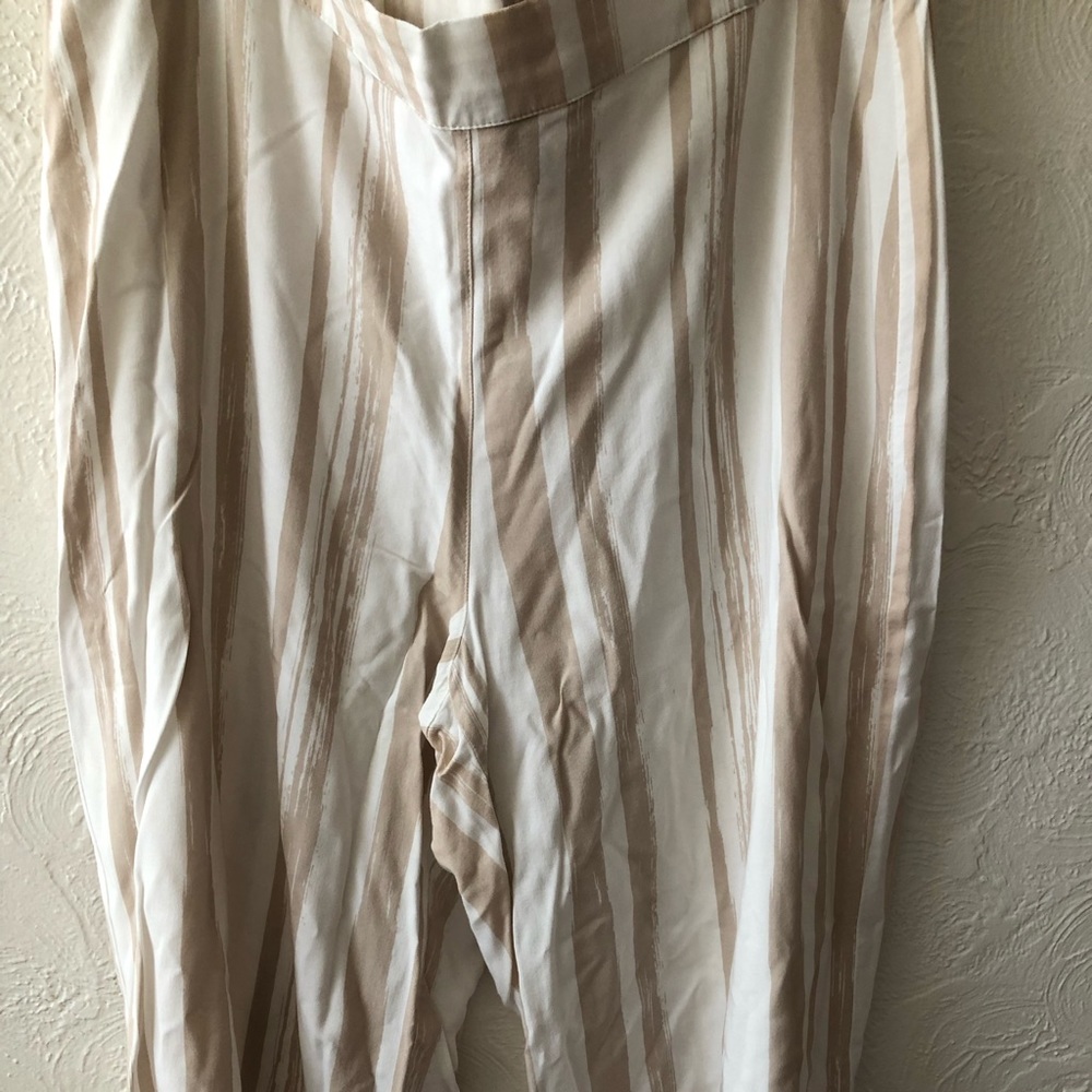 Chico’s Gaucho type crop pants